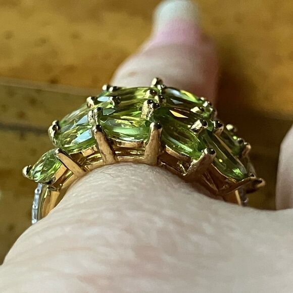 Arizona Peridot Sterling Silver Cluster Ring Size 5 - Picture 2 of 9